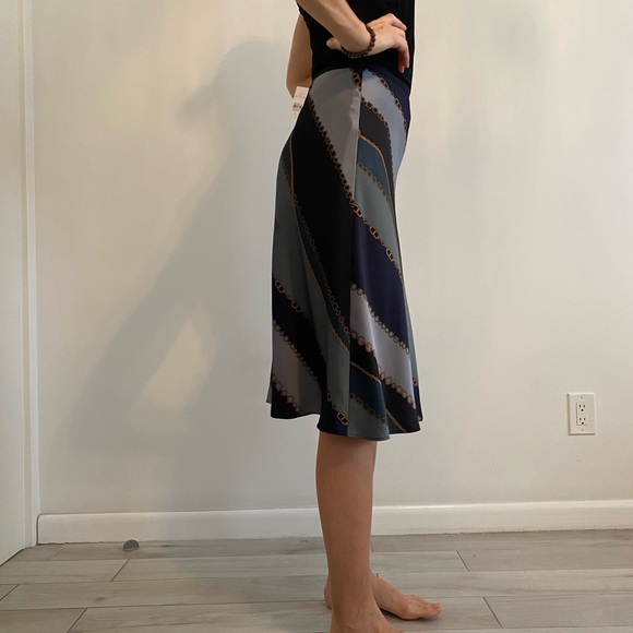 AnnTaylor Flare skirt, size 0. NWT - Picture 4 of 9